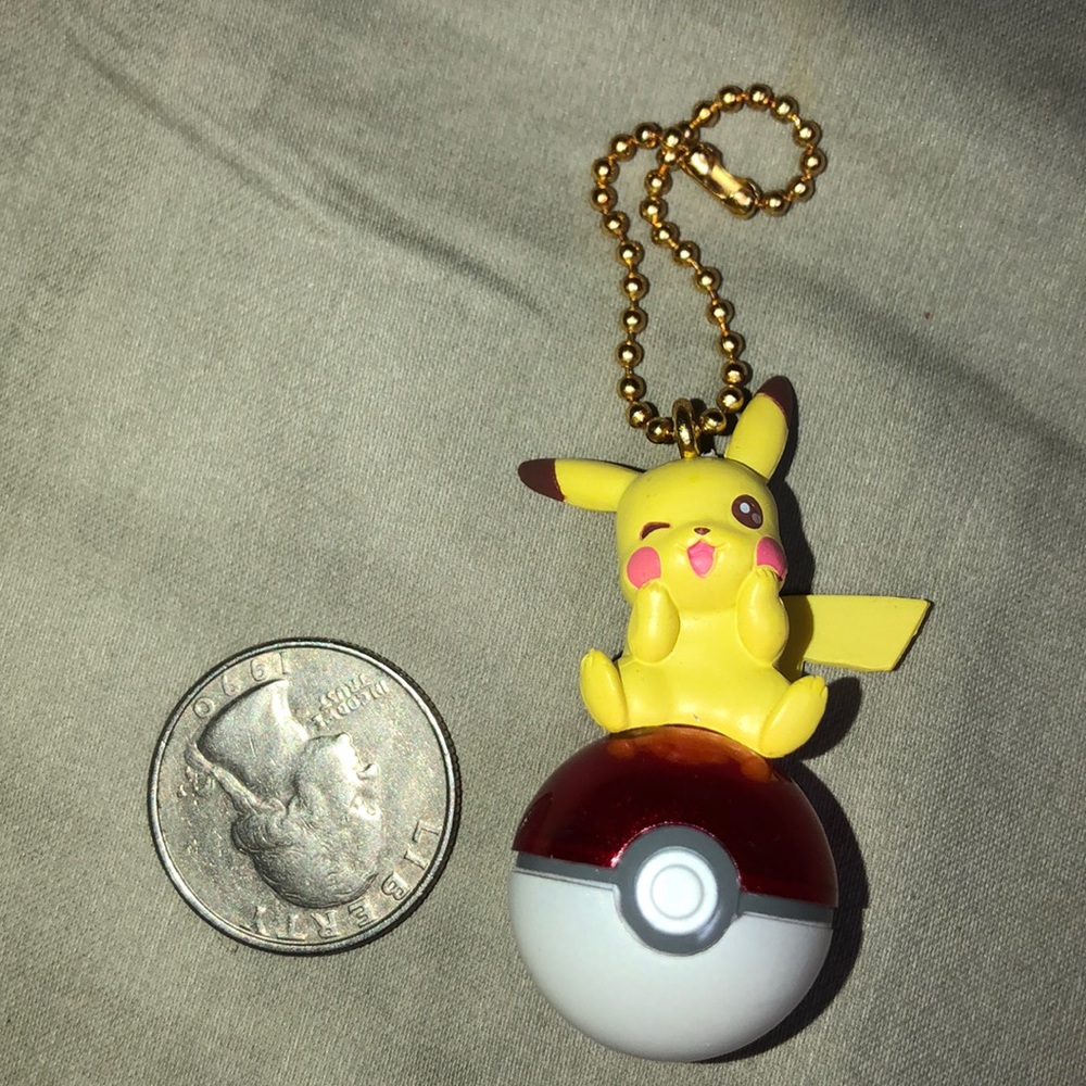 Pikachu Keychain - Picture 3 of 4